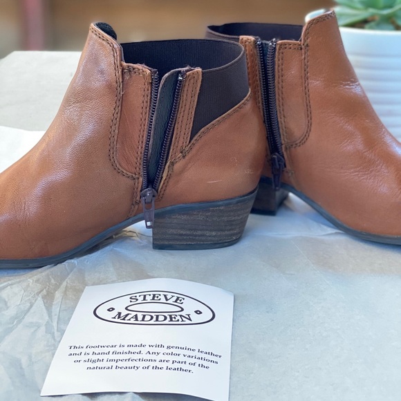 Steve Madden Rozamare Boots - Picture 4 of 7